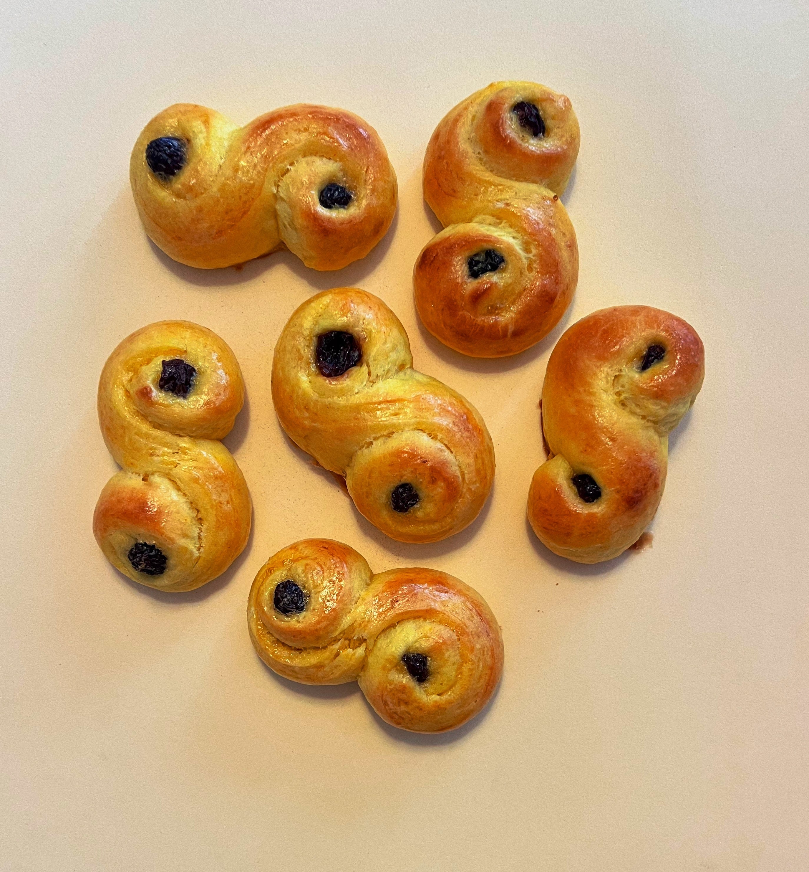 Lussekatter - Bollos Suecos de Azafrán